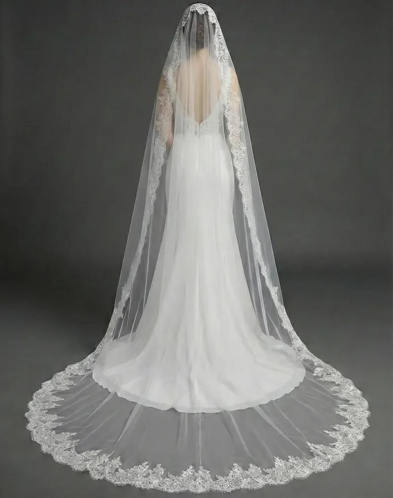 

Customized 3m Lace Wedding Veils Cathedral Bridal Veil with Comb Bride Headpiece Women Accessory