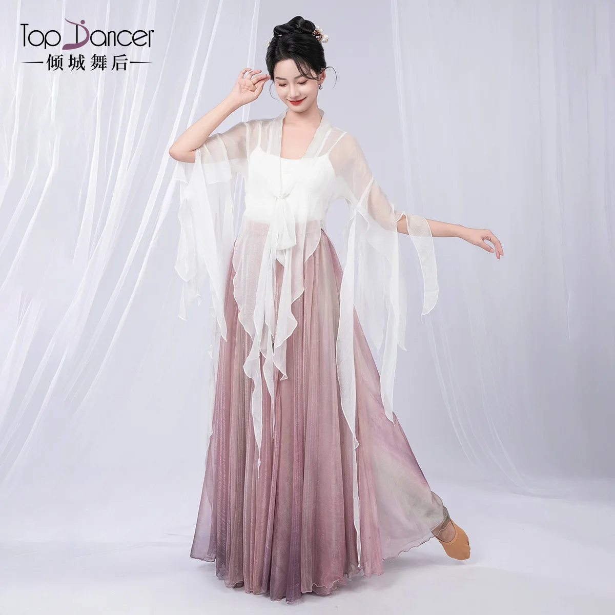 ชุดเต้นรำคลาสสิกสำหรับผู้หญิง เสื้อผ้าผ้าโปร่ง ชุดฝึกซ้อมเต้นรำพื้นบ้านจีน เสื้อคลุมแขนทรงแตร ชุดแสดงที่สง่างาม