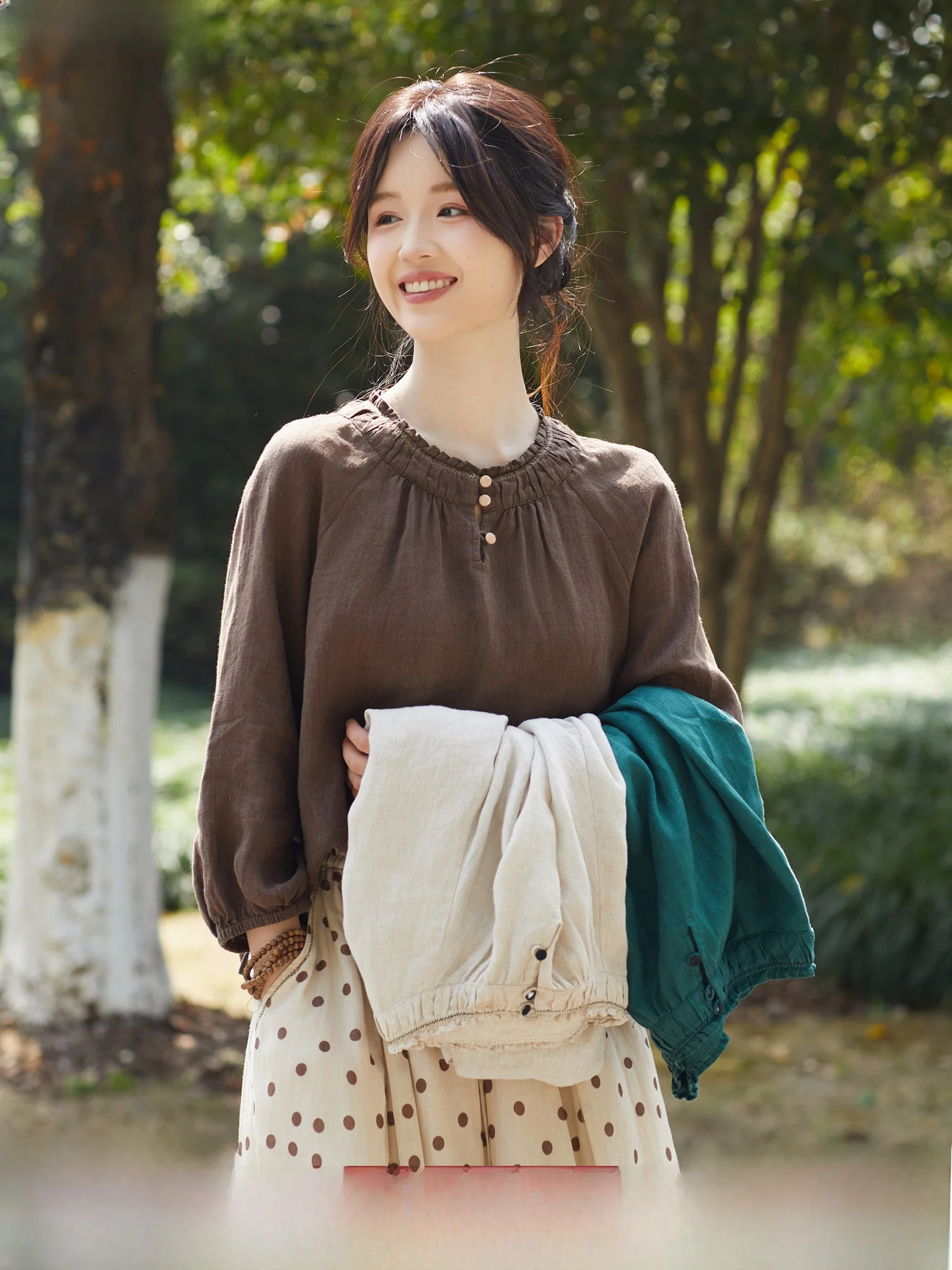 

Artistic round Neck Linen Shirt Women's Spring Collection Comfortable Breathable Long Sleeve Casual Fashion Top