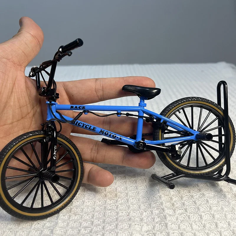 1:8  Model Alloy Bicycle With Parking Rack Diecast Decoration Metal Mountain Finger Blue Mini Bike Simulation Gifts Toys