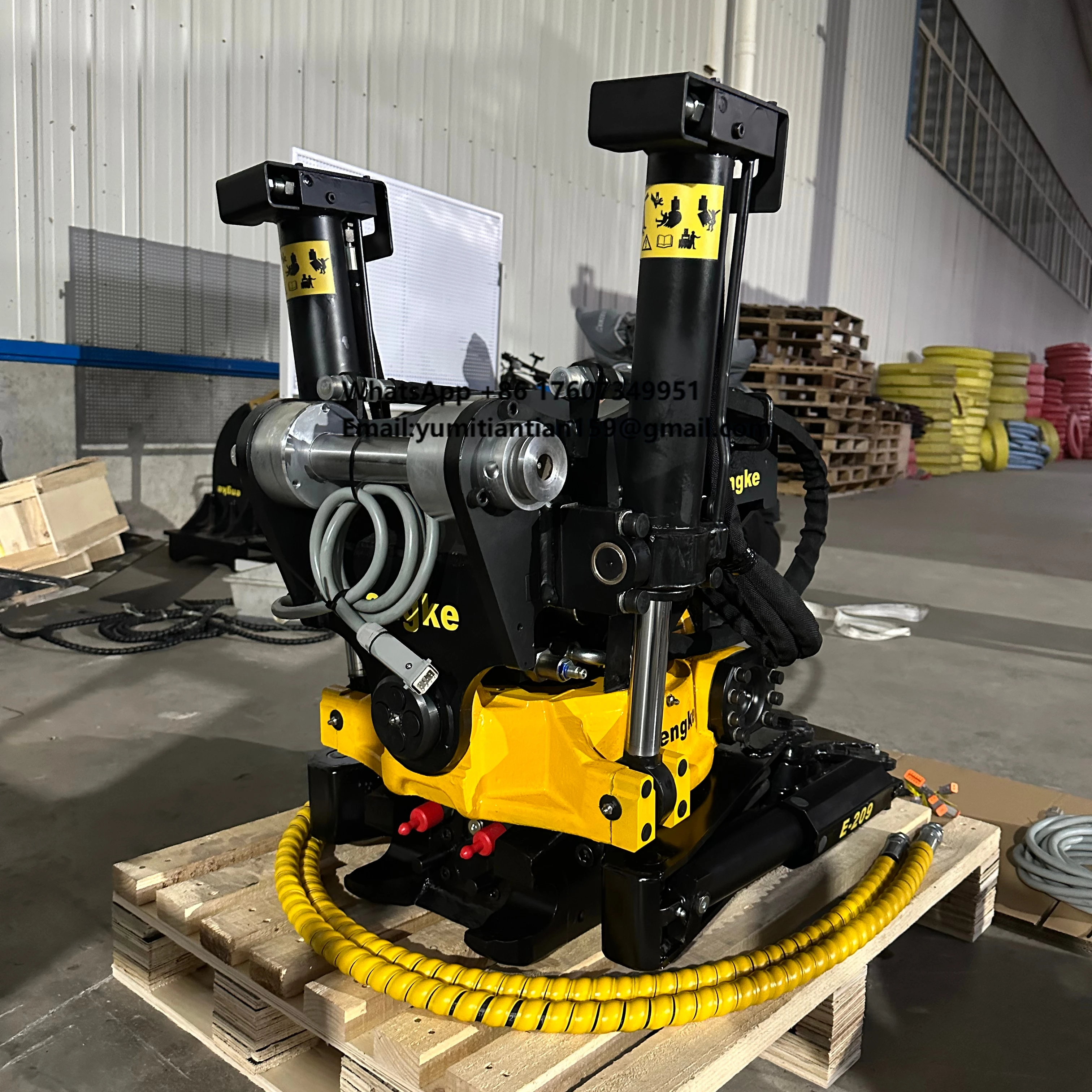 

6-10 Ton Excavator Accessories with Hydraulic Wrist 360 Degree Rotation 45 Degree Tilt Flip Core Components Bearing