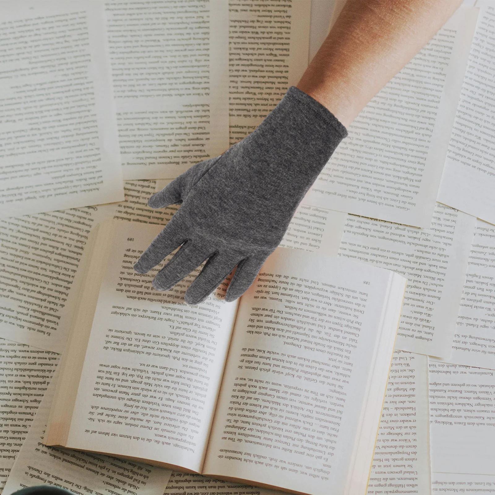 

1Pair Electric Heated Gloves for Men Women USB Powered Hand Warming Gloves with Flexible Fingers for Office Gaming Cold Weather