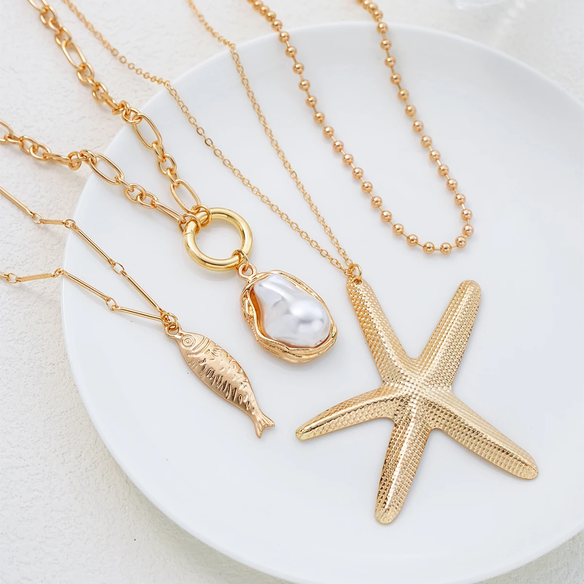 4 Pcs Bohemia Starfish Layered Pendant Necklace Set for Women Vintage Gold Color Fish Irregular Pearl Necklaces Vacation Jewelry