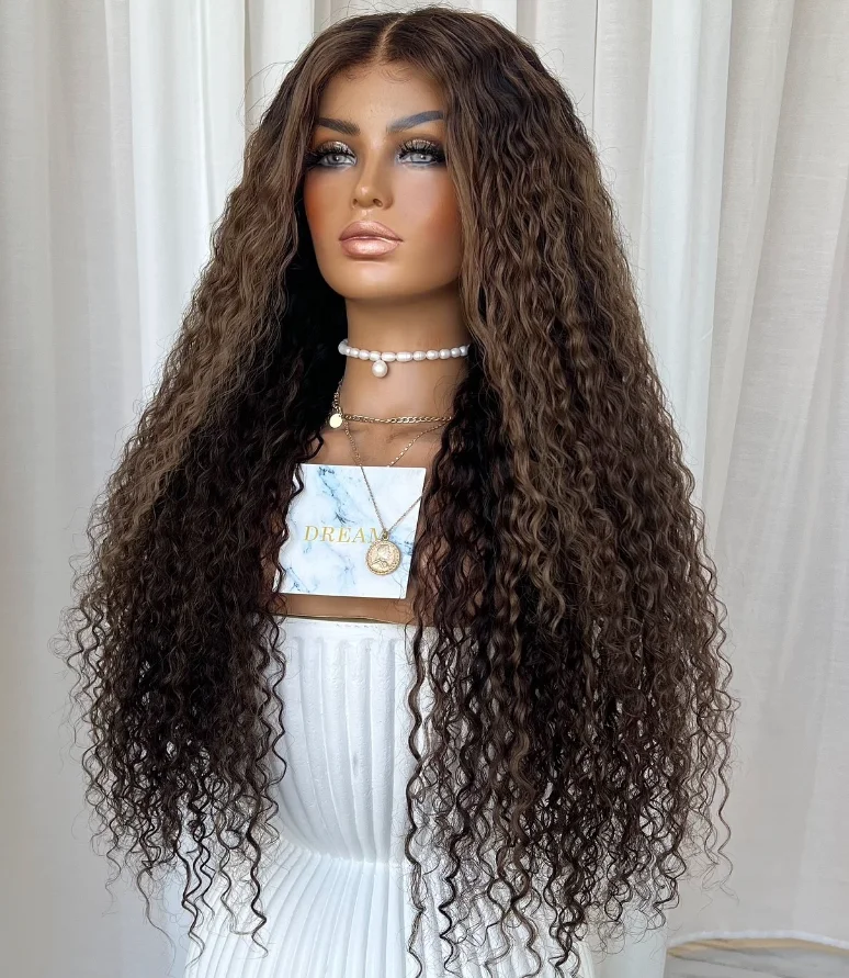 ยาว 28 นิ้วไฮไลท์ Deep Wave วิกผมสังเคราะห์ลูกไม้ด้านหน้าด้านหน้าสีน้ําตาลน้ําผึ้งสีบลอนด์วิกผมลูกไม้ด้านหน้าด้านหน้า Deep Curly Pre Plucked วิกผม