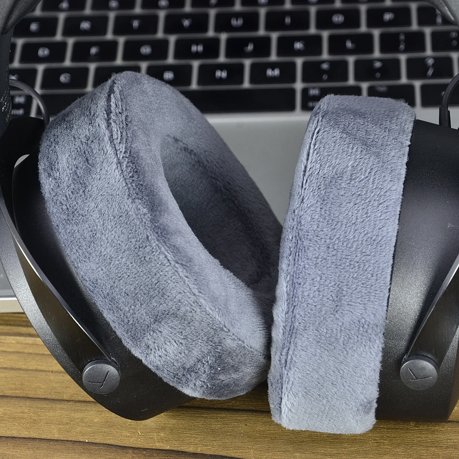 1 Pair Earpads Replacement For Beyerdynamic DT700 Prox DT900 Prox Headphones Accessory Velvet Cushion Covers or Headband Cushion