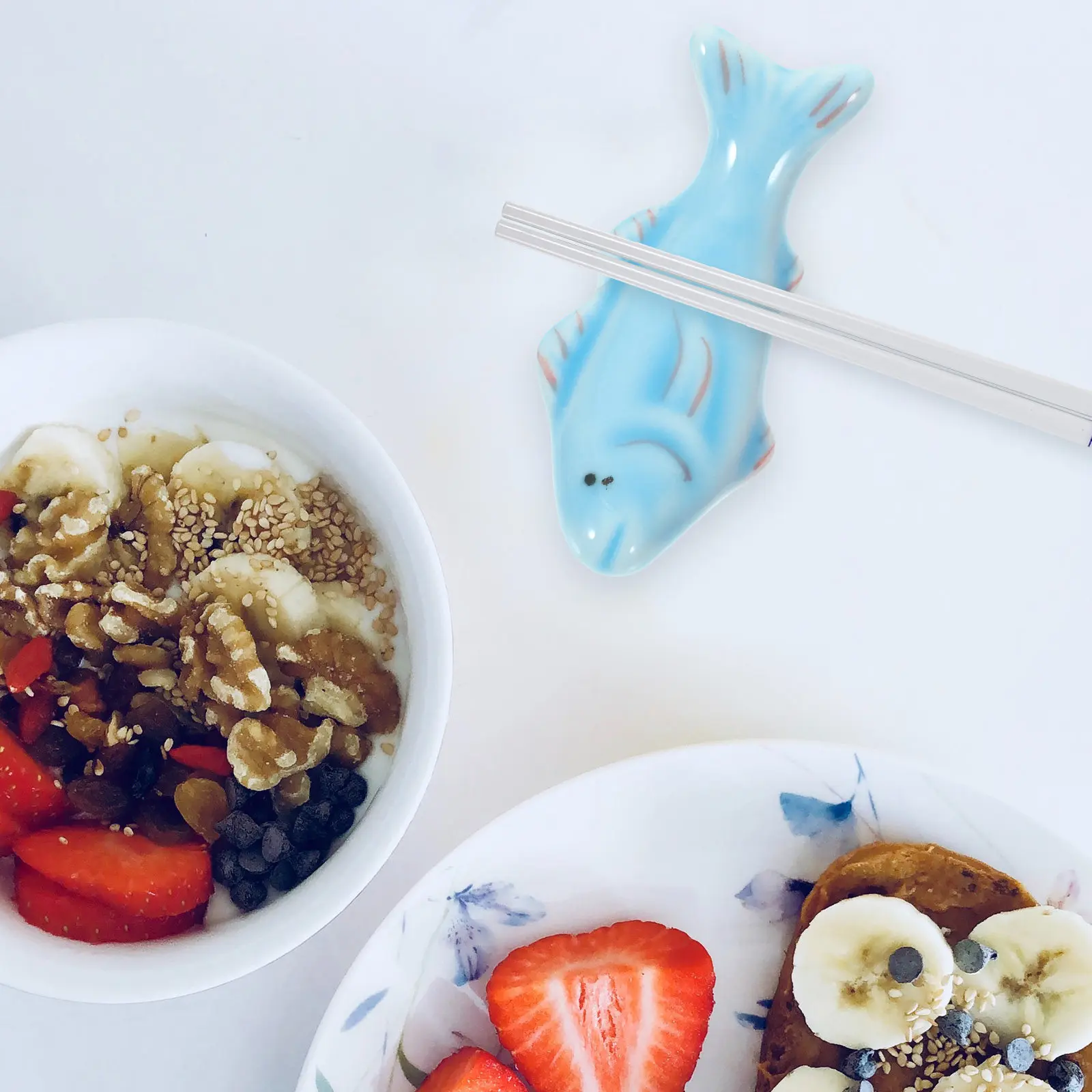 

Набор из 6 элегантных керамических подставок для палочек с узором в виде рыбок, нескользящие, для украшения стола на свадьбу, день рождения, празднование в обеденную зону