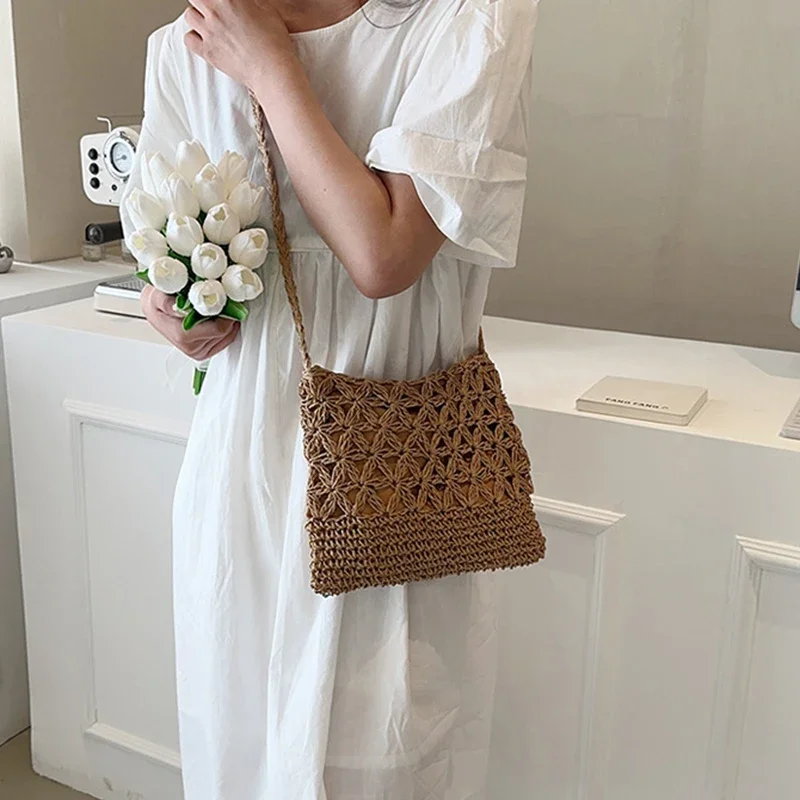 Hollow Women Messenger Bags Tassel Woven Shoulder Crossbody Bag Casual Beach Straw Bag for Women Bolsa Feminina Macrame Purse