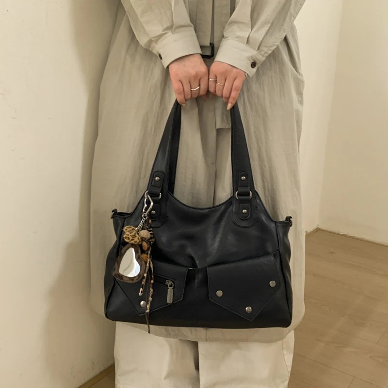 

Luxury Women's Hand Bags Made of Premium Leather Boasting Trendy Vintage High-End Look