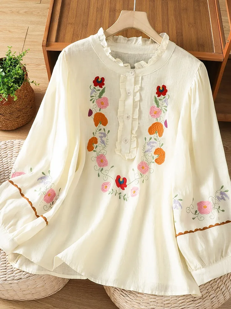 

Элегантная женская рубашка из хлопка и льна в этническом стиле с вышивкой, весенняя коллекция, с отложным воротником, рукавами-фонариками и открытыми плечами