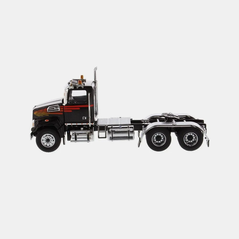 3 Color Diecast Masters 1/50 Scale 4700 SF Tandem Day Cab Truck Black Alloy Collectible Gift Static Display Scenario Model