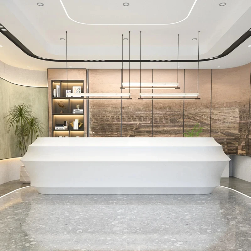 

The company's reception desk is simple, modern, and stylish, with a creative bar table, and the hotel is high-end