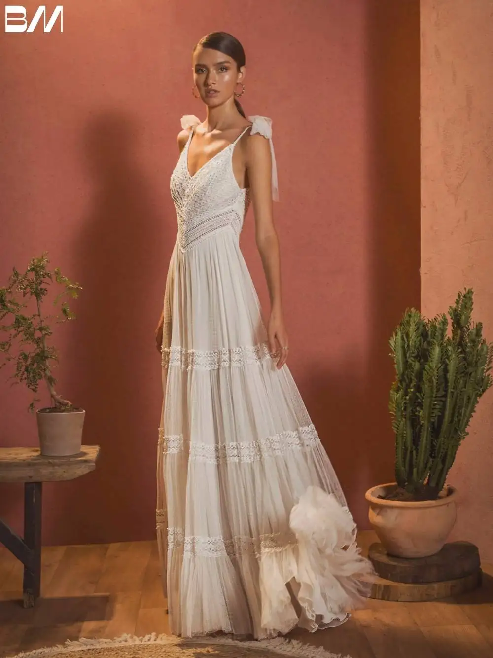 

Boho V Neck Pearls Wedding Dress Shiny Lace Open Back Bridal Gown Elegant Bow 2025 Tulle Long Women Vintage Gown Customized