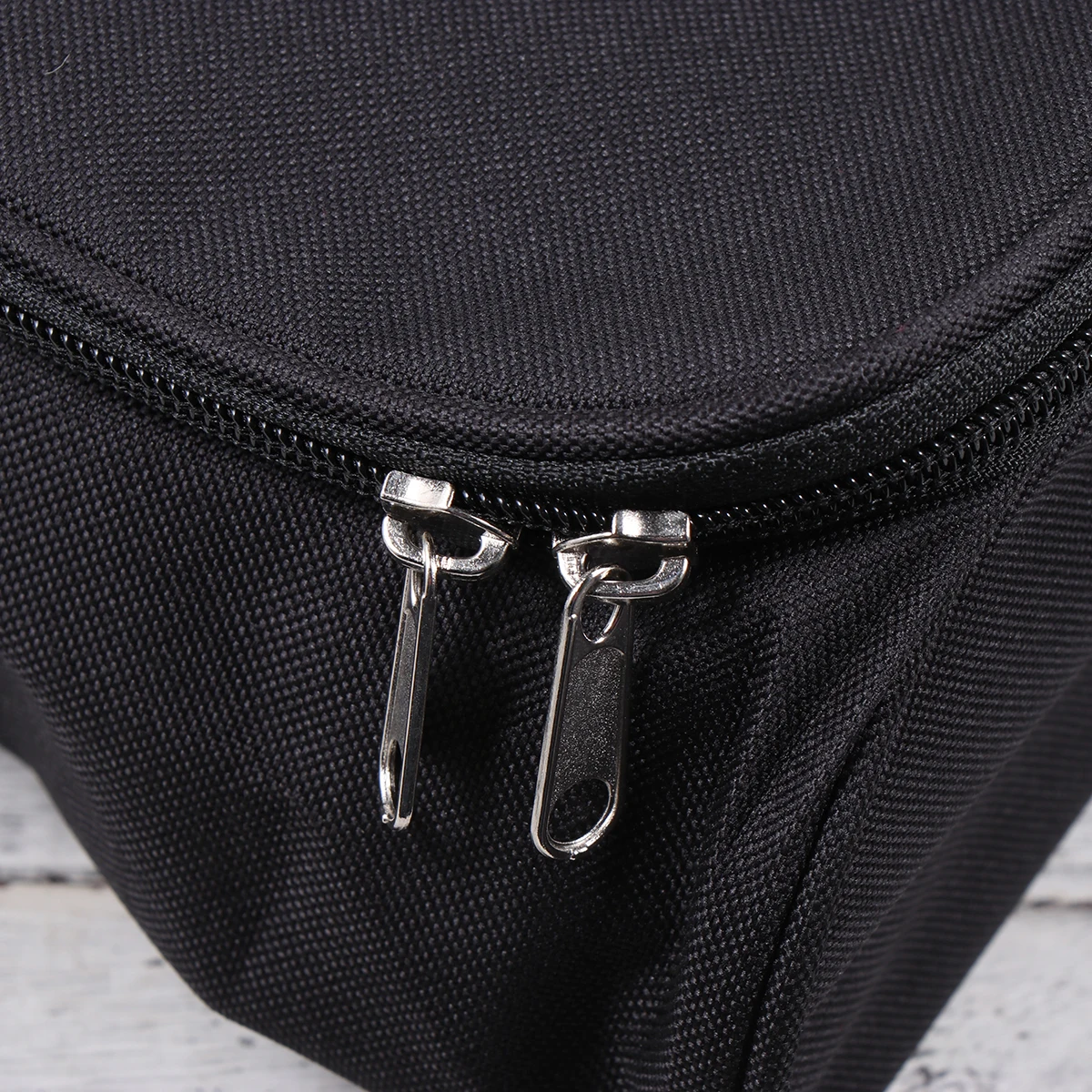 Ventilation Shoe Bag for Golf Sports Zippered Dust Proof Portable Shoe Storage Pouch with Mesh Breathable Polyester Material