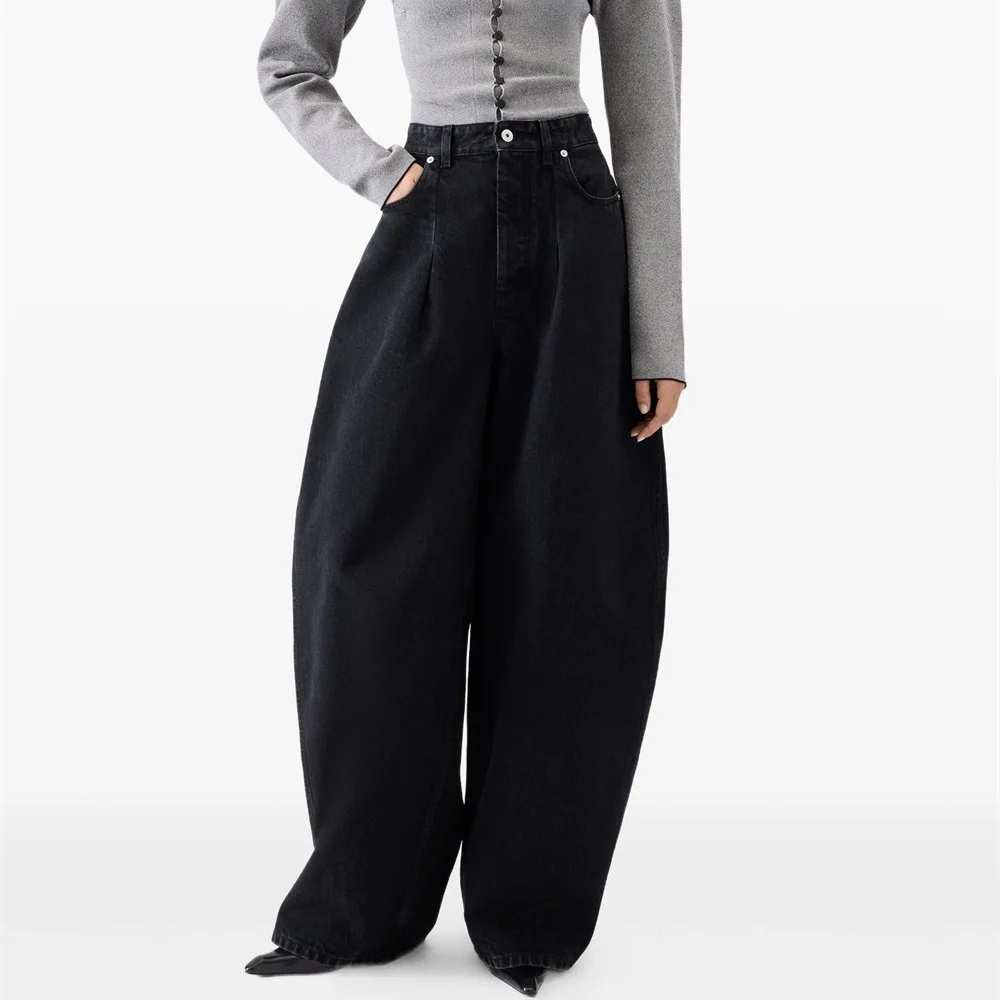 

Женская одежда 2026: Свободные джинсы из выстиранного денима — брюки с высокой талией и изогнутым кроем (стиль Y2K) — Новые и универсальные нижние элементы гардероба