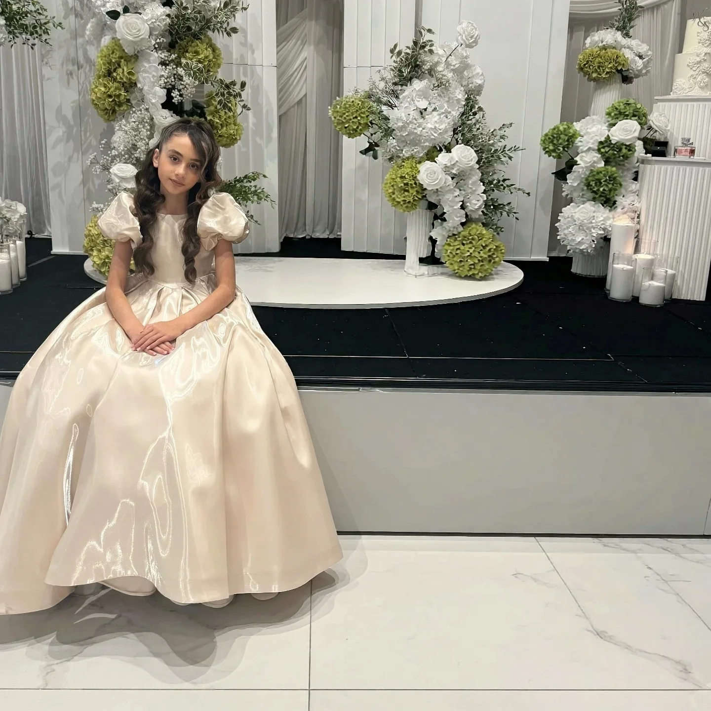 Custom Girls Luxury Puff Sleeve Back Big Bow Satin Long Train Flower Girl Dress Wedding Banquet Birthday Party Pageant Runway