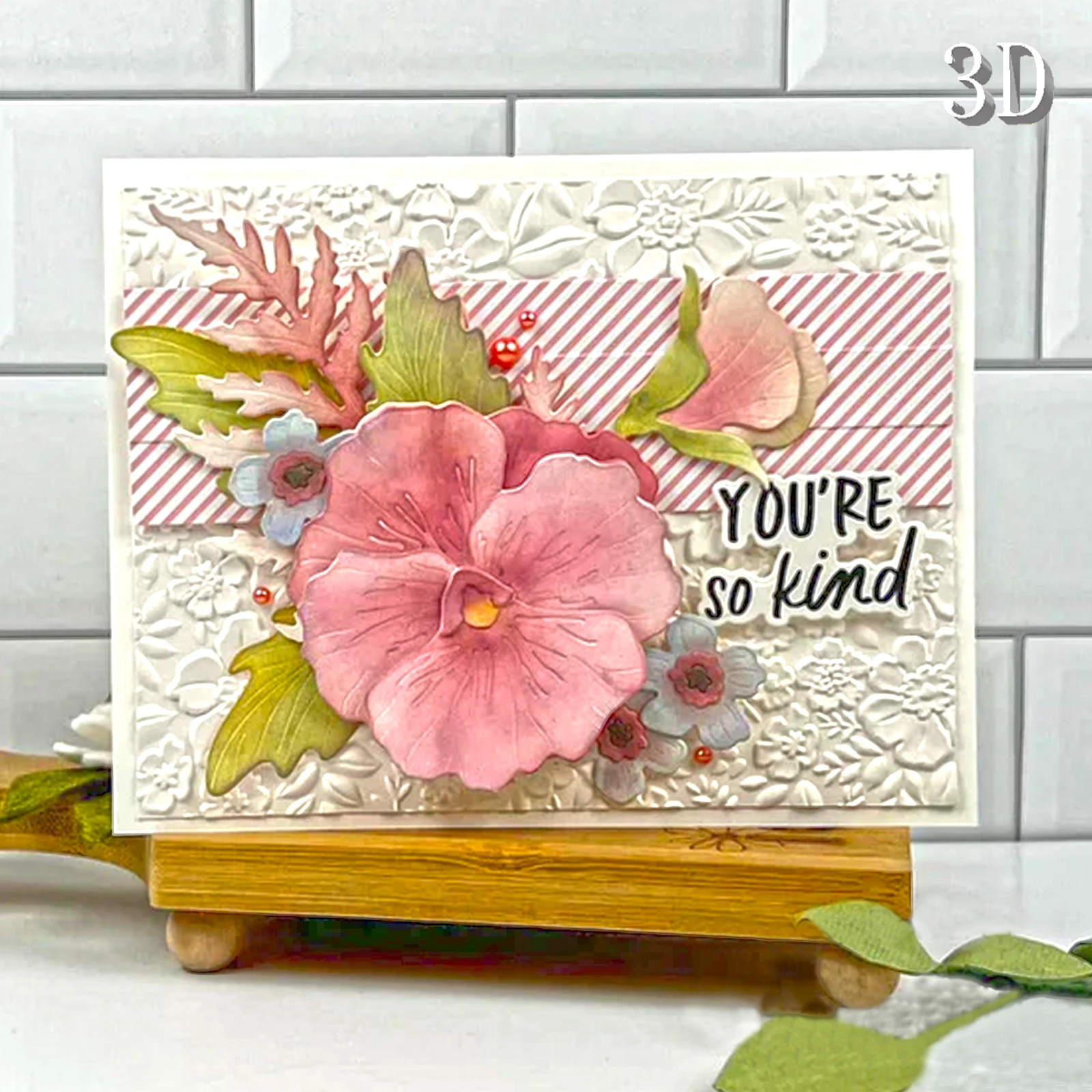 1-teiliger 3D-geprägter Ordner, weiße Kunststoffstruktur, funkelnde Blumenreihe: Fantasie-Muster von Blumen, DIY-Scrapbook-Dekoration