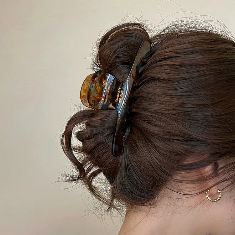 Рисунок 2 - Женские ацетатные леопардовые когти для волос