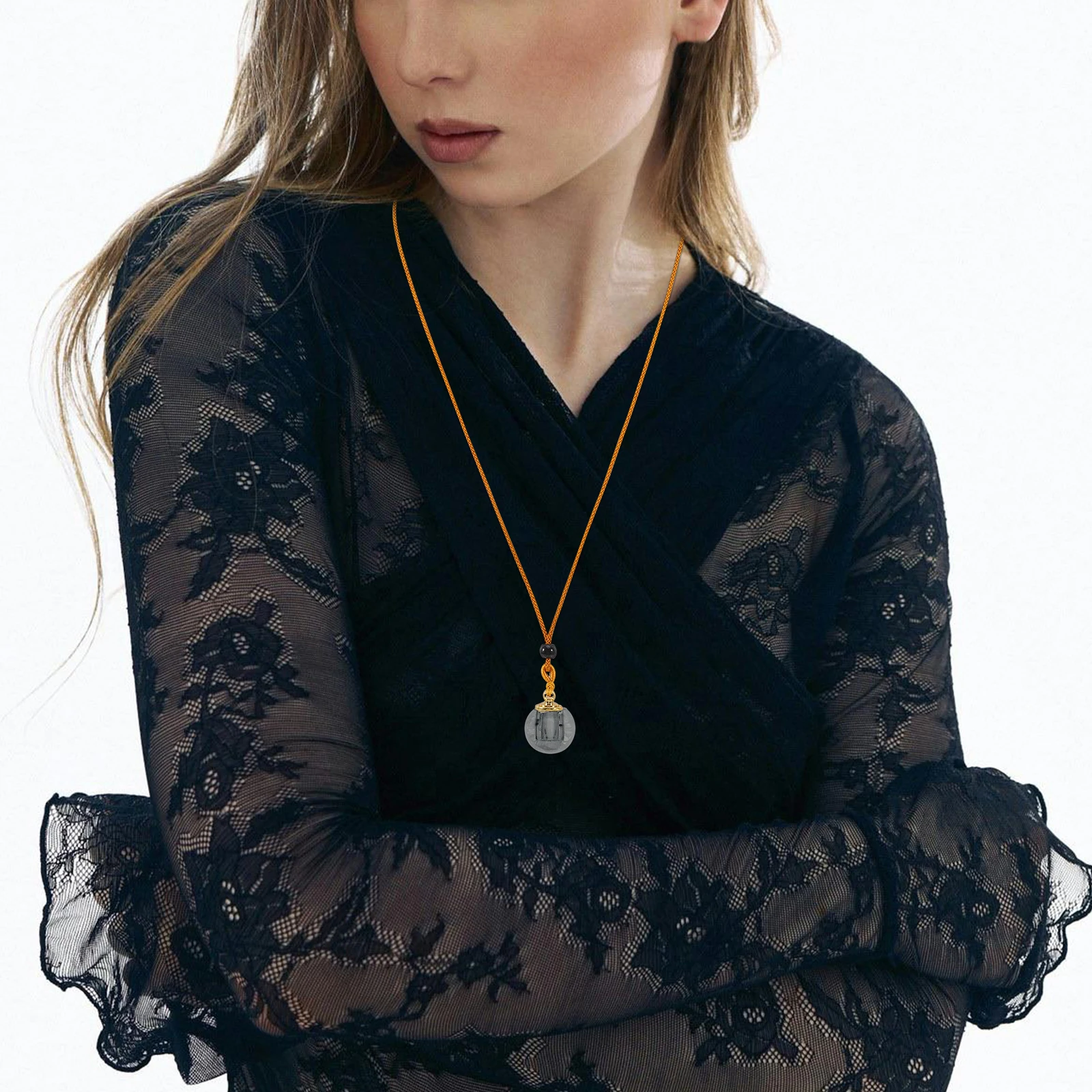 

Waterproof Hollow Glass Bottle Pendant Necklace Openable Refillable Perfume Bottle Tiny Container for Essential Oils Stylish