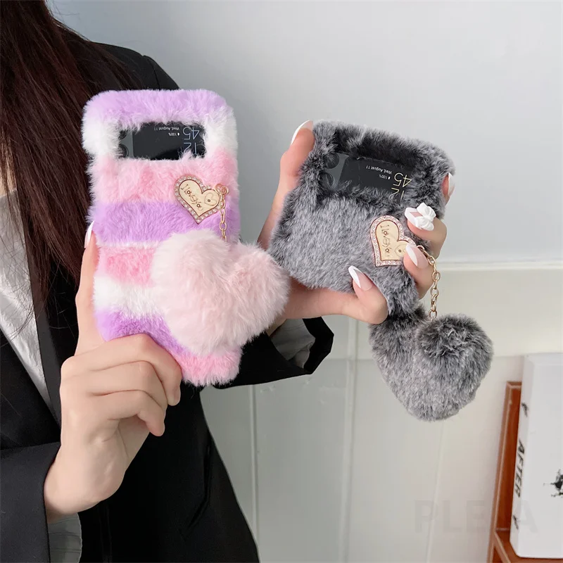 

3D Cute Love Pendant Plush Phone Case For Samsung Z Flip 6 5 4 3 Warm Winter Fluffy Cover for Galaxy Z Flip6 Flip 5 Cases