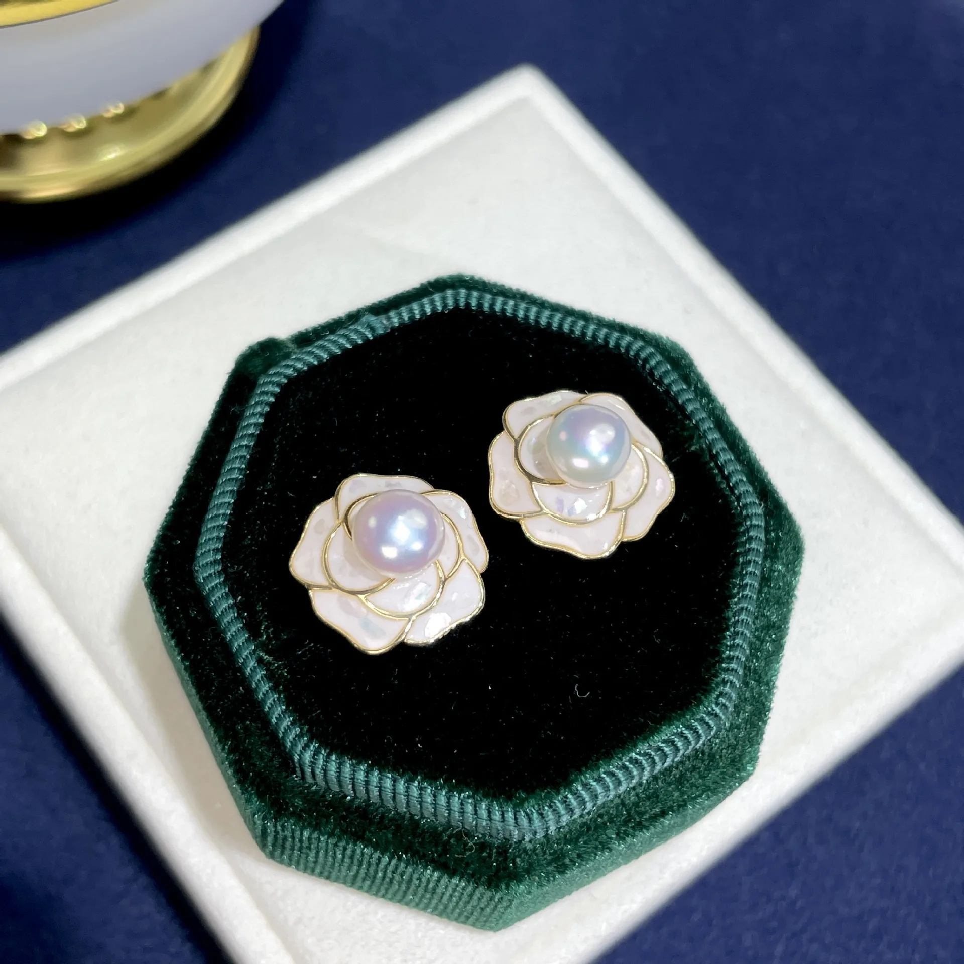 gorgeous-aaa-7-8mm-natural-south-sea-white-pearl-earrings-with-925-sterling-silver