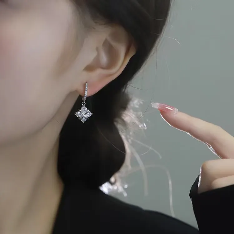 Cross-border hot selling 925 sterling silver women's earrings four-leaf clover stud earrings versatile fashionable accessories