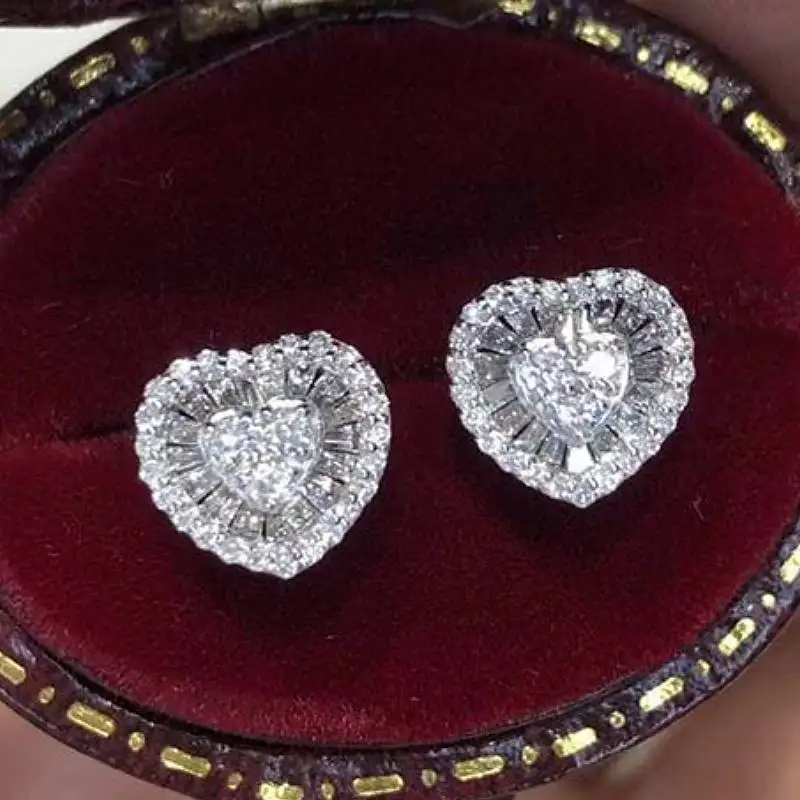 Huitan Ästhetische Herz-Ohrstecker für Damen, voll glänzend, CZ, trendige Verlobung, Jahrestag, elegante Accessoires, bezaubernder Schmuck, Geschenk
