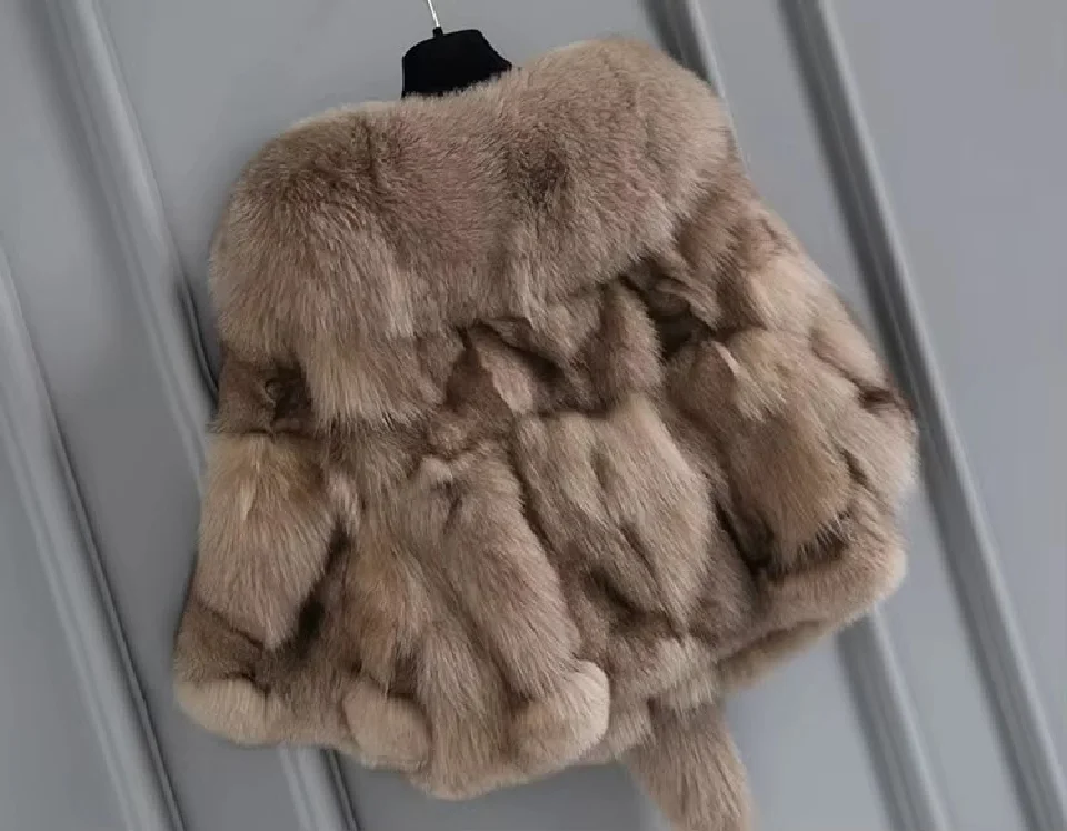 New Real Fox Fur Coat Autumn and Winter Fox Fur Shawls Neckline Jacket Women Natural Fur Vest Shawl Short Trend Lady Fur Poncho