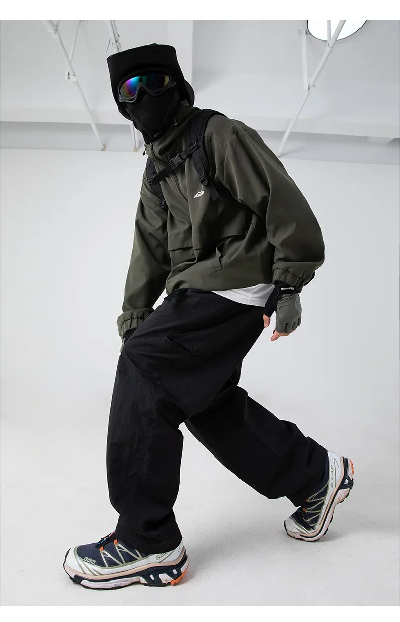 Side pockets for water splashing are designed with loose overalls and trousers sweatpants joggers men
