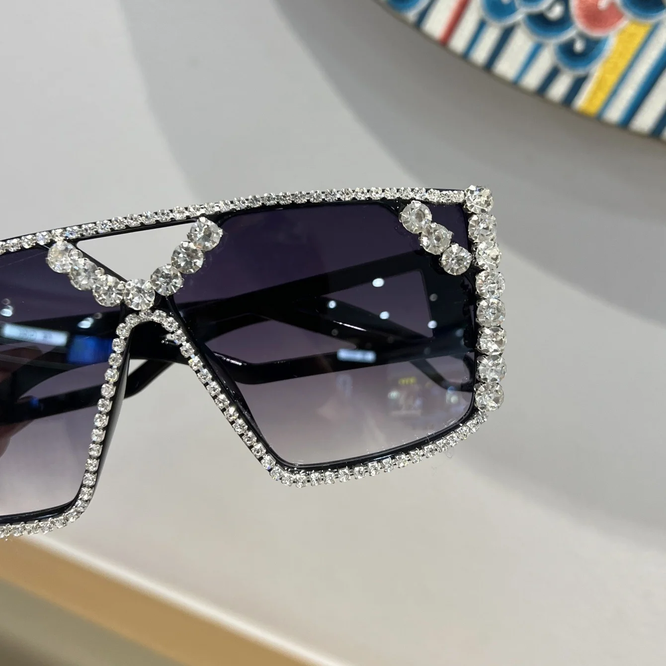 1Pc Women's Fashion Glasses New Geometric Large Frame Hollow Out with Rhinestones Trendy Personality Stylish Christmas Gift Dail