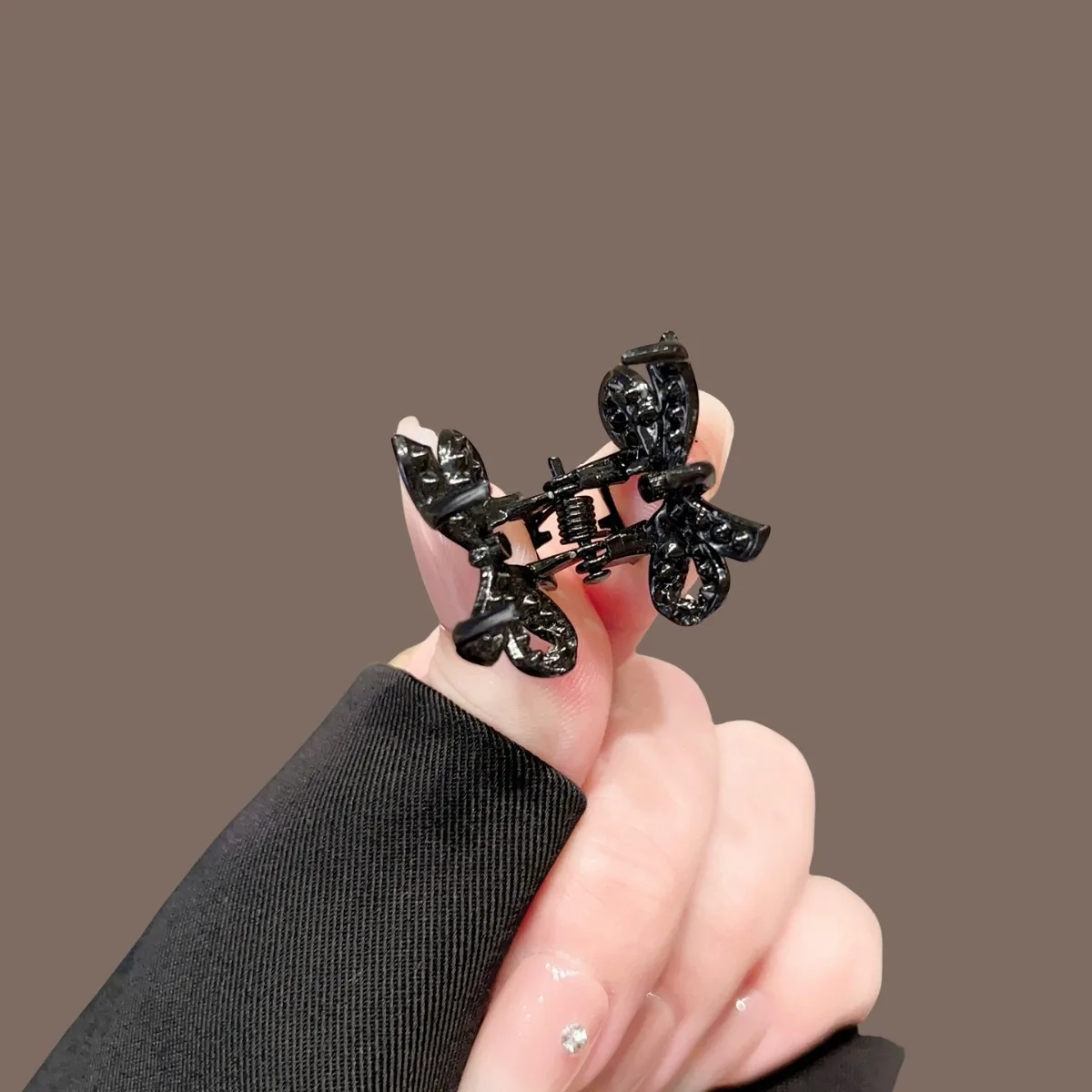 Schwarzer funkelnder Diamant-Schmetterlingsknoten-Haargreifer, französische elegante Frisur-Accessoires, Datum, Dressing, Nachmittagstee, modische Wahl – Detail 3