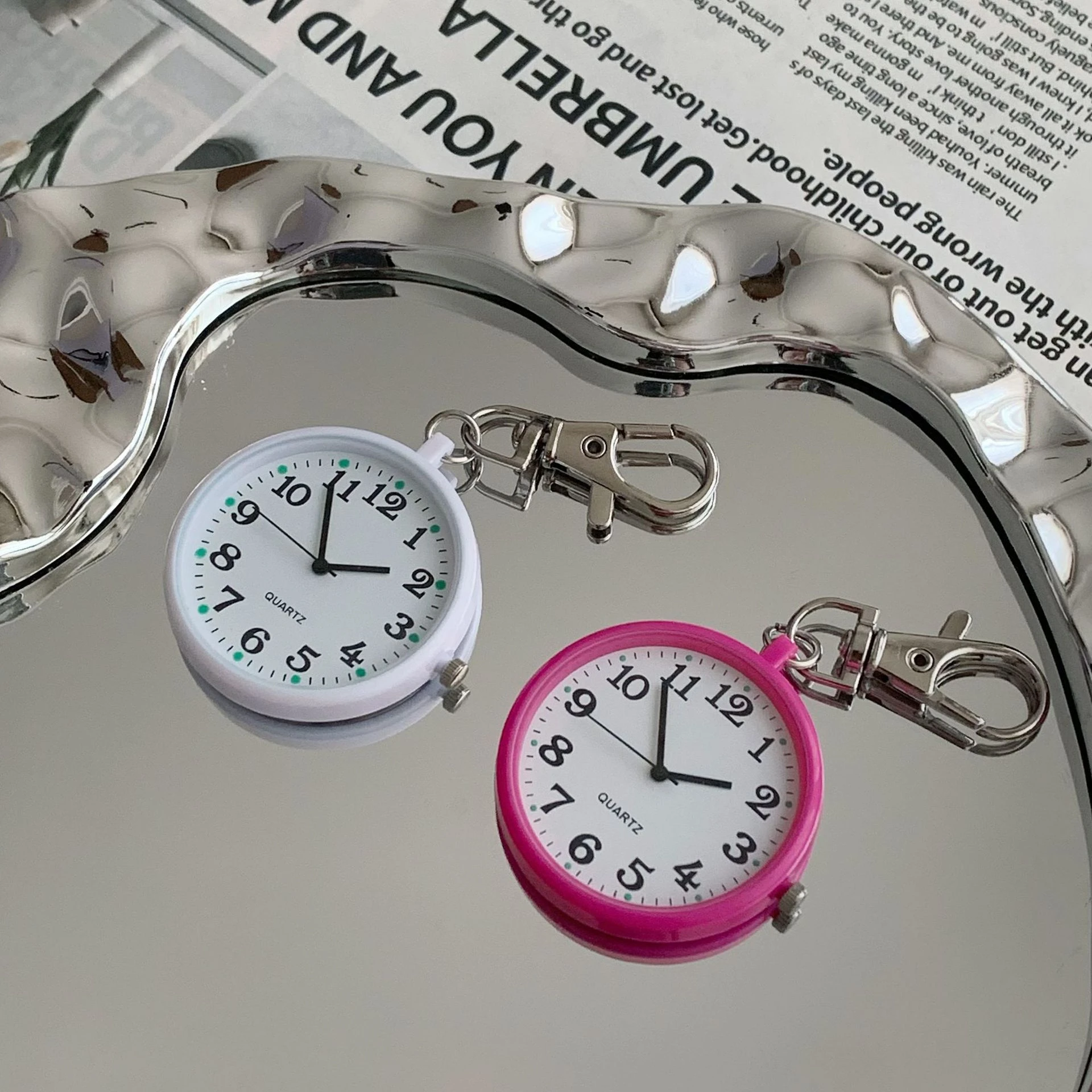 New Tiny Cute Quartz Pocket Watch with Keyring Men Women Quartz Watch for Nurses Doctors Students Minimalist Watches Child Gift