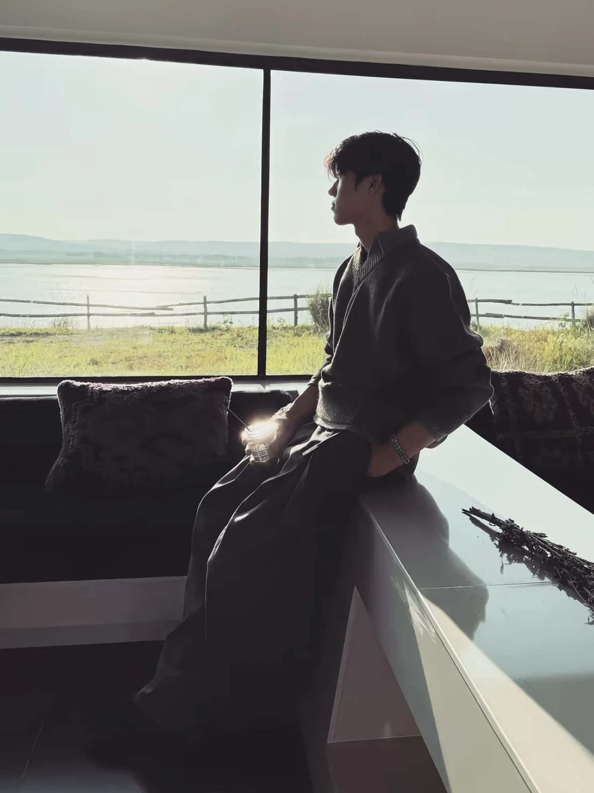 

Вязаный свитер в американском стиле ретро с v-образным вырезом, мужской зимний вязаный свитер с отложным воротником, ленивые старые деньги, трикотаж, топ для пары, свободное полиэфирное волокно