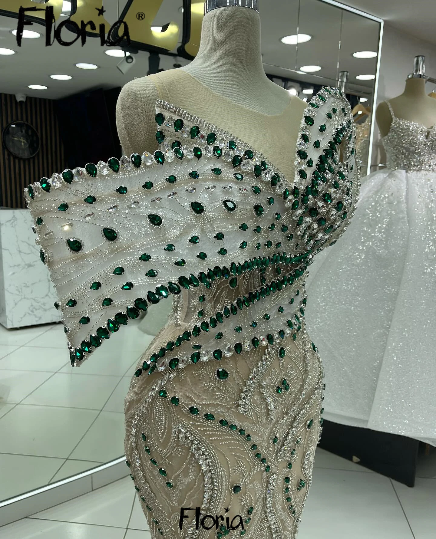 Plus Size Brown Party Dress 2025 Luxury Heavy Crystals Wedding Guest Gowns With Green Crystals Formal Prom Dresses Aso Ebi