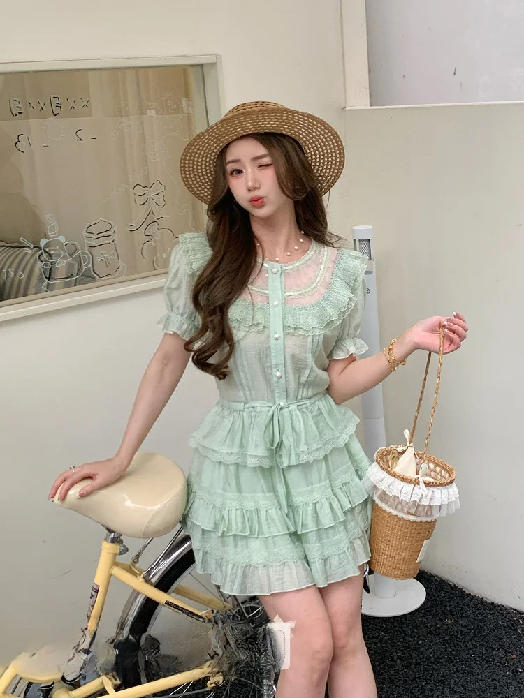 

Лед приходит. | Маленькая манга: Весенняя песня | Комплект из двух предметов: кружевной топ с эффектом омоложения и короткая юбка с высокой талией, модный комплект из двух предметов.