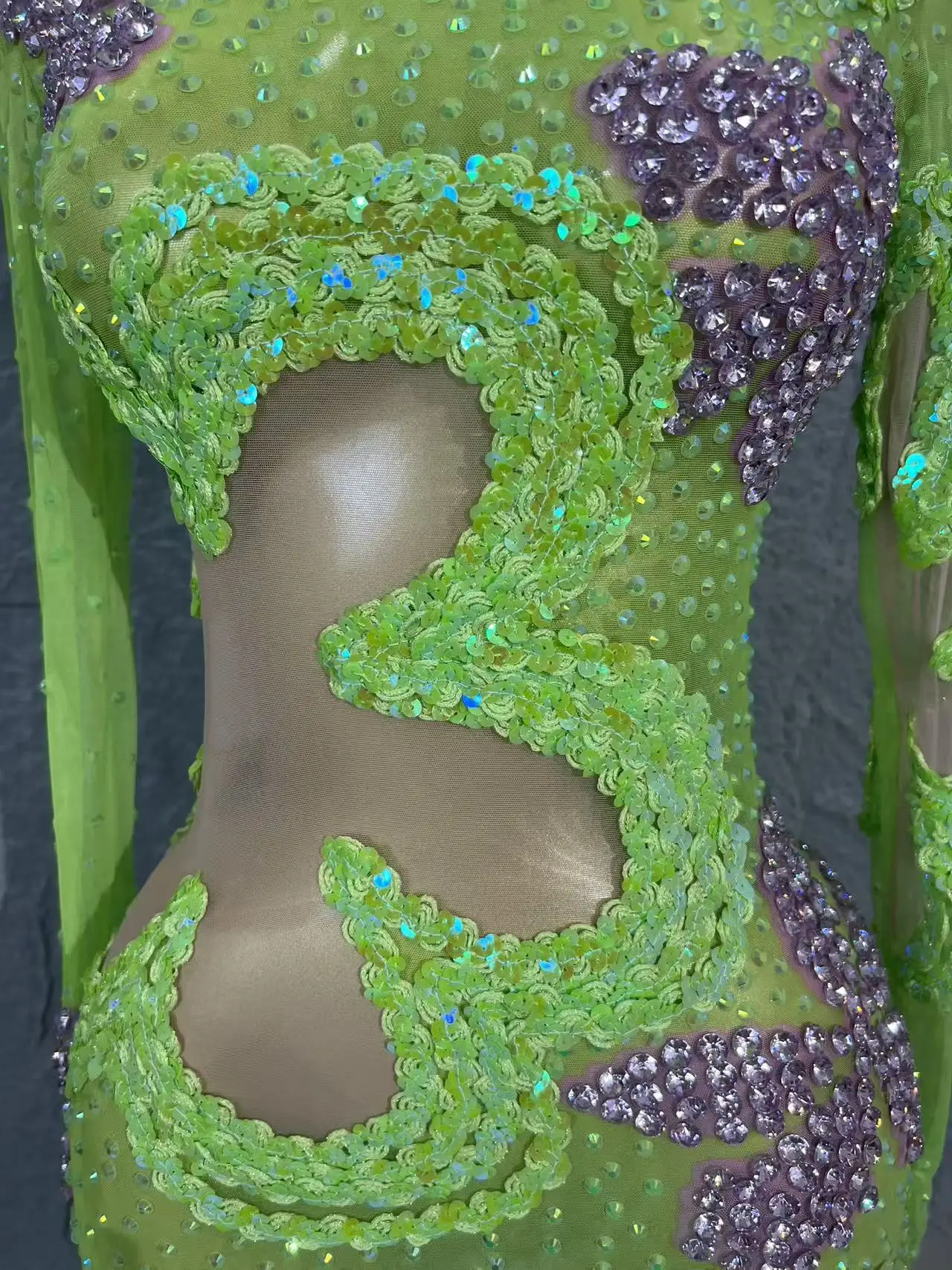 Green Sequin Decorated Mini Skirt, Transparent Long-Sleeved Cut That Fits Snugly, Suitable for Nightclub and Stage Performances
