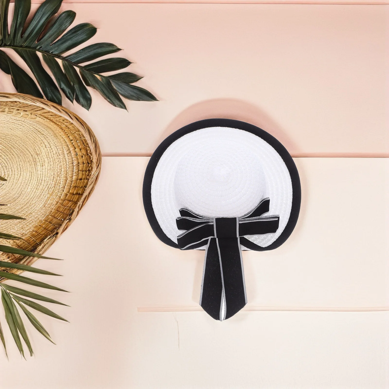 Mini cappelli di paglia realizzati con accessori per case delle bambole intricamente tessuti Texture leggera e realistica per la collezione di piccoli oggetti artigianali