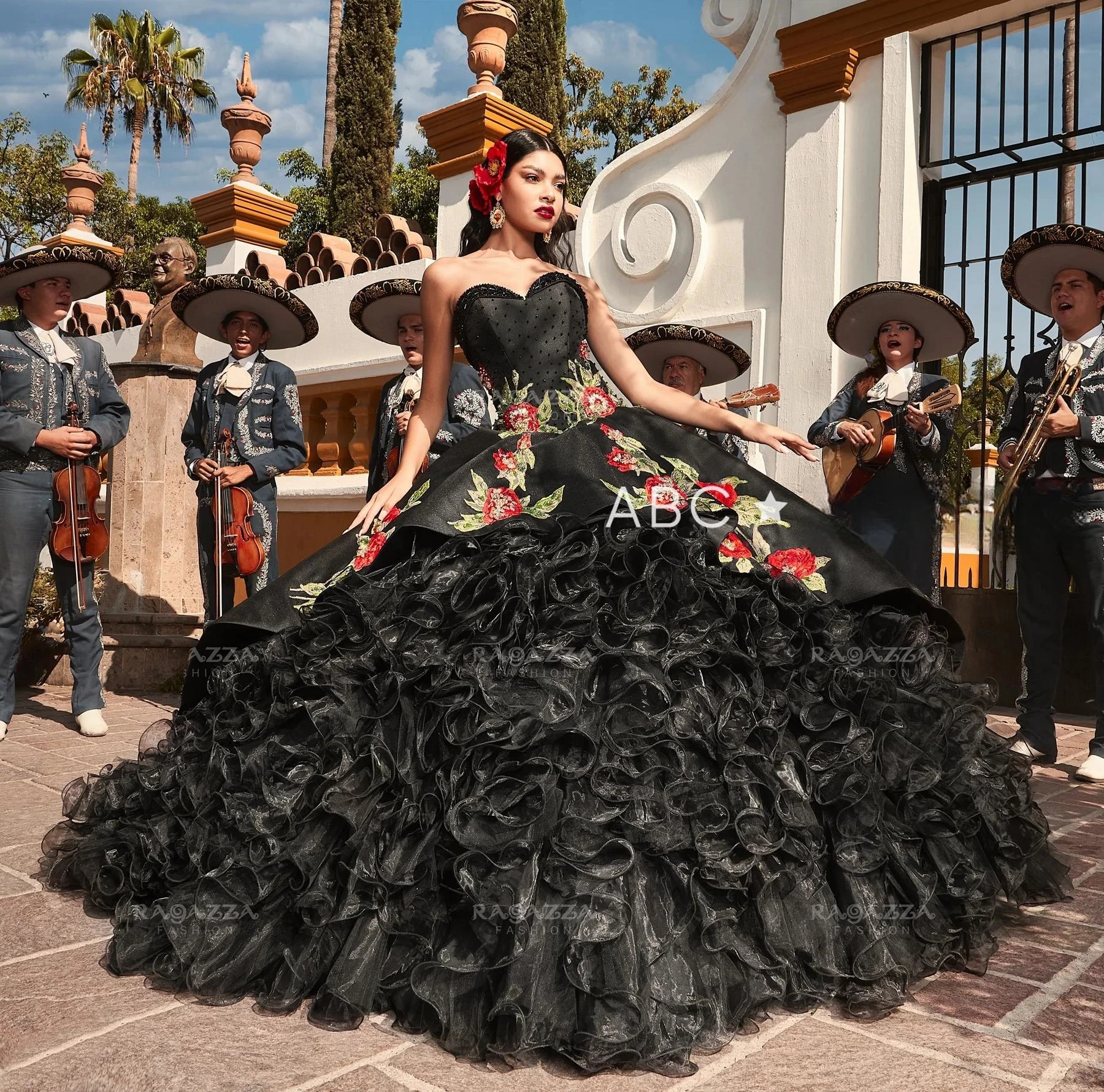 Black Charro Quinceanera Dresses Ball Gown Sweetheart Organza Appliques Pearls Puffy Mexican Sweet 16 Dresses 15 Anos Customized