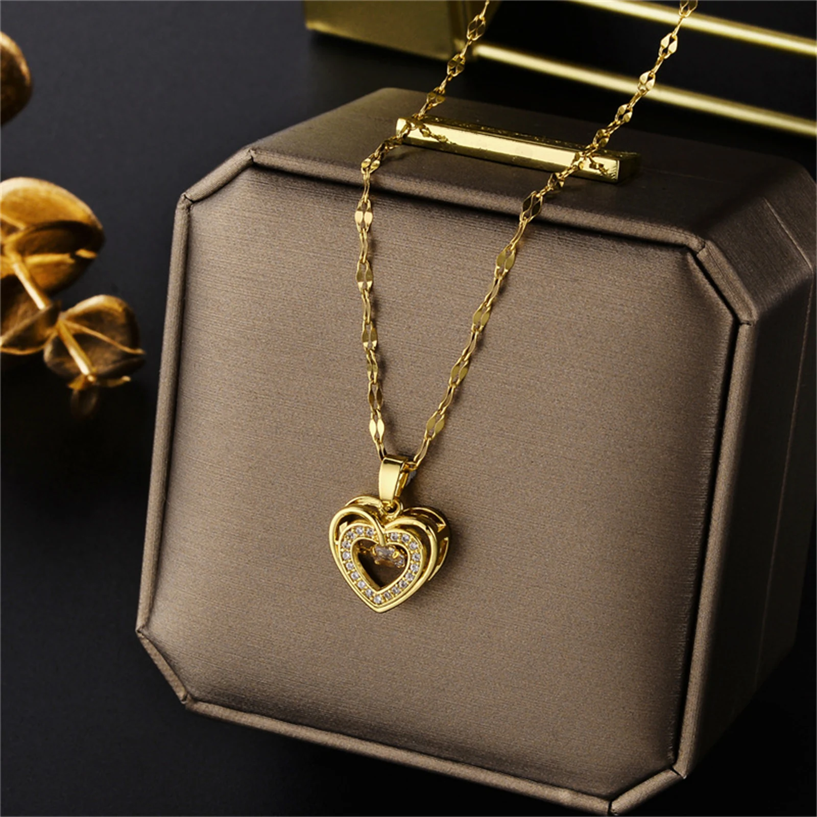 316L Stainless Steel Heart to Heart Patternashion  Cold Wind  Zircon Decorative Necklaces For Women Fashion Jewelry SAN139