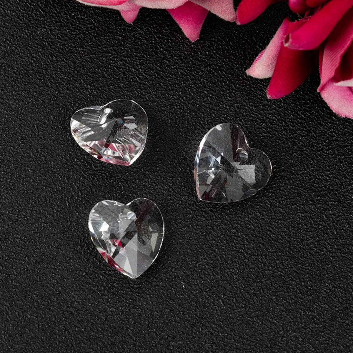 50pcs 14mm Clear Crystal Heart Beads Glass Loose Beads Hanging Pendant Chandelier Parts Sun Catcher for Home Wedding Decoration
