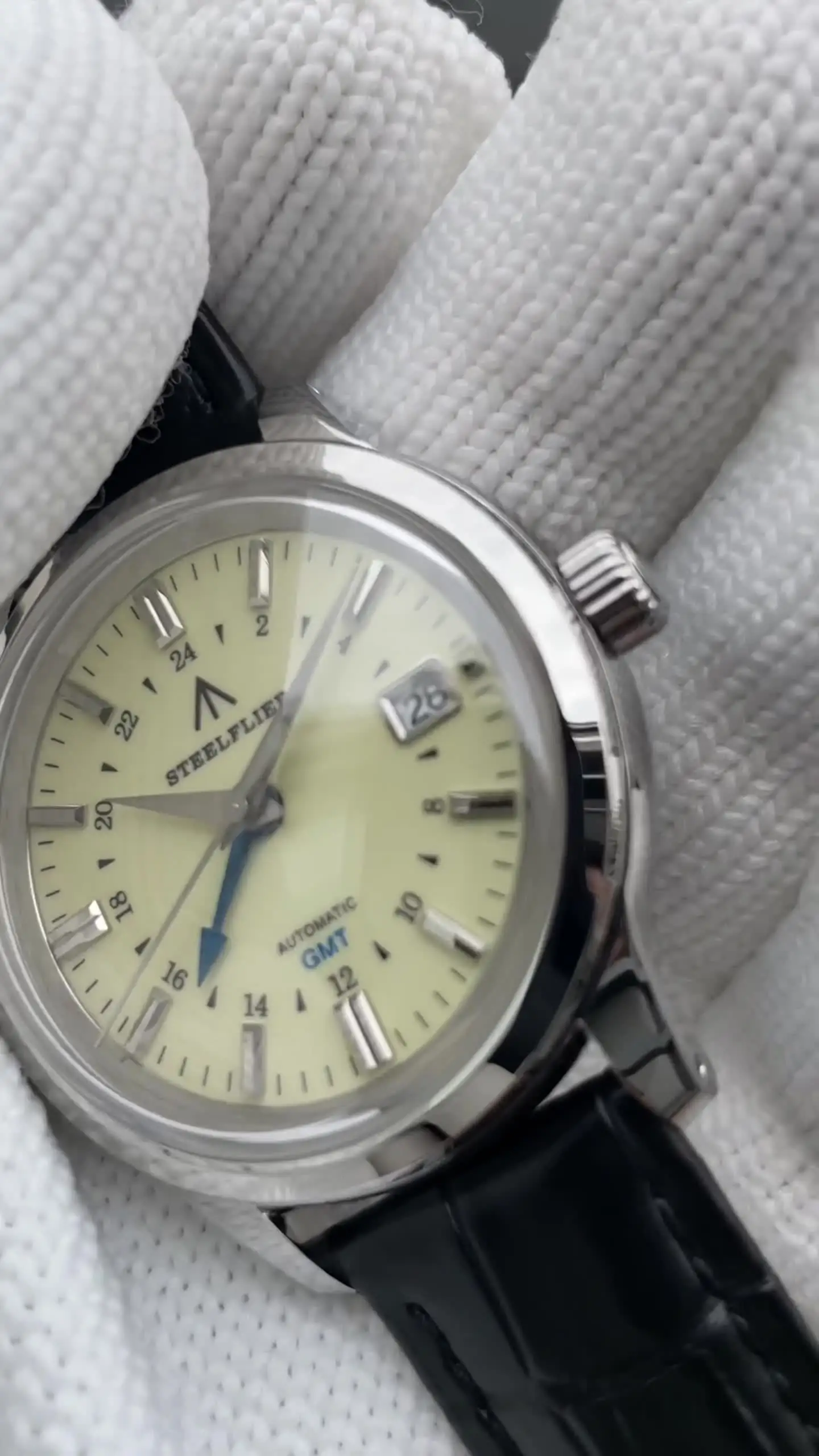 Explore Timeless Elegance: Steelflier Gmt Wristwatch With Sapphire