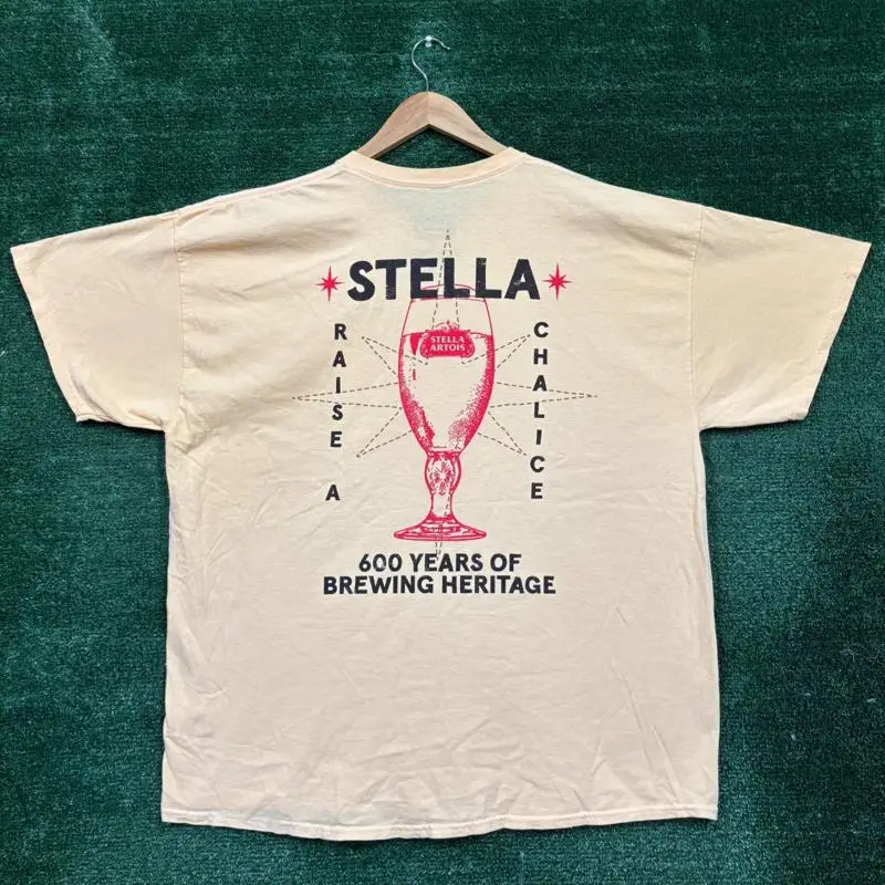Stella Artois levanta una camiseta de cáliz talla Xl