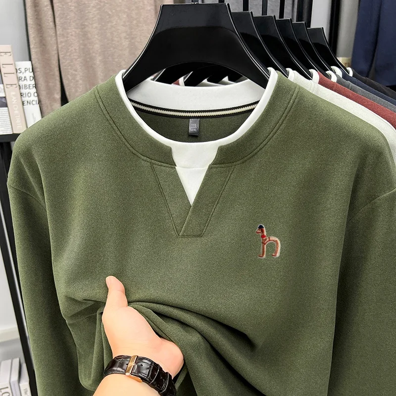 Hochwertiges Herren-Langarm-T-Shirt mit Rundhalsausschnitt, Zweiteiler-Optik, Farbblockierung, Besticktes T-Shirt, Modischer Trend in Herrenbekleidung – Detail 14