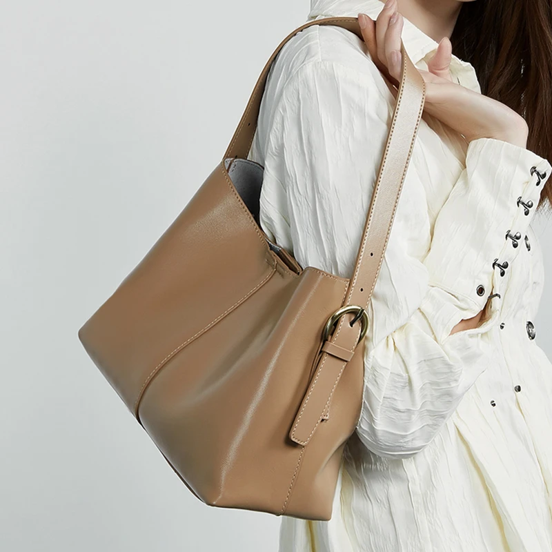 

Toptrends Cow Genuine Leather Bucket Underarm Shoulder Bags For Women 2025 Luxury Designer Crossbody Purses Work Ladies Handbags