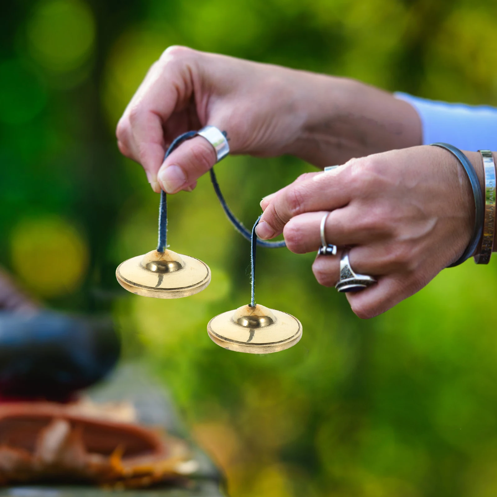 

Copper Pull-up Bell Cymbal Hand Percussion Instrument for Adults Meditation Yoga Zen Practice Portable Size Stylish Appearance