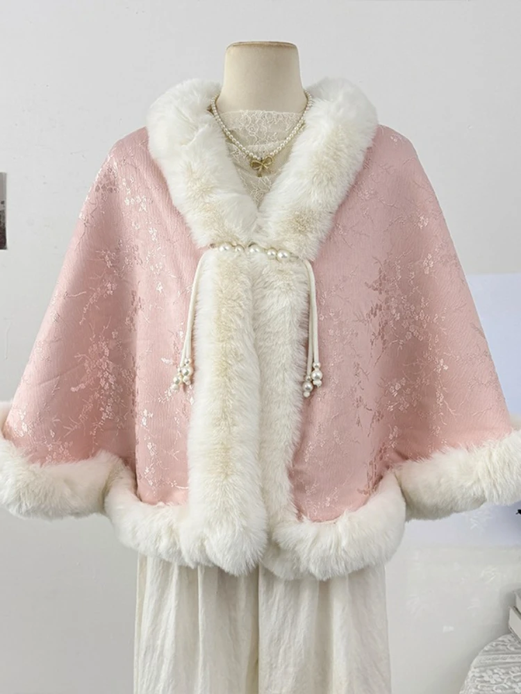 Vintage Elegant Cape Women Autumn Thick Jacquard Poncho Fur Trim Design Loose Fit Warm Retro Chic Stylish Korean Fashion Outfit