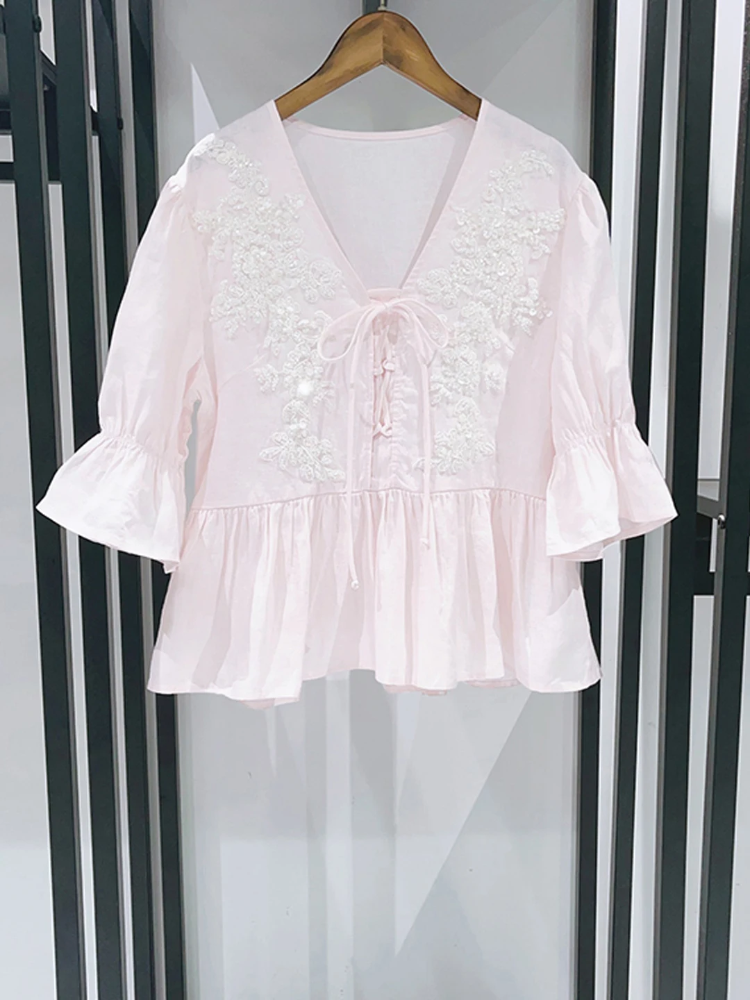 

Early Autumn Soft Breeze Light Pink Heavy Embroidery V-Ne Micro-Light Belted Linen irt Women's Top French Sle Belted Sl...