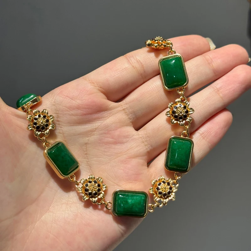 

Vintage Green Necklace Stones Glass With Gold Color Daisy Beads Choker Neck Accessories For Women Retro Mothers Day Gifts 2026