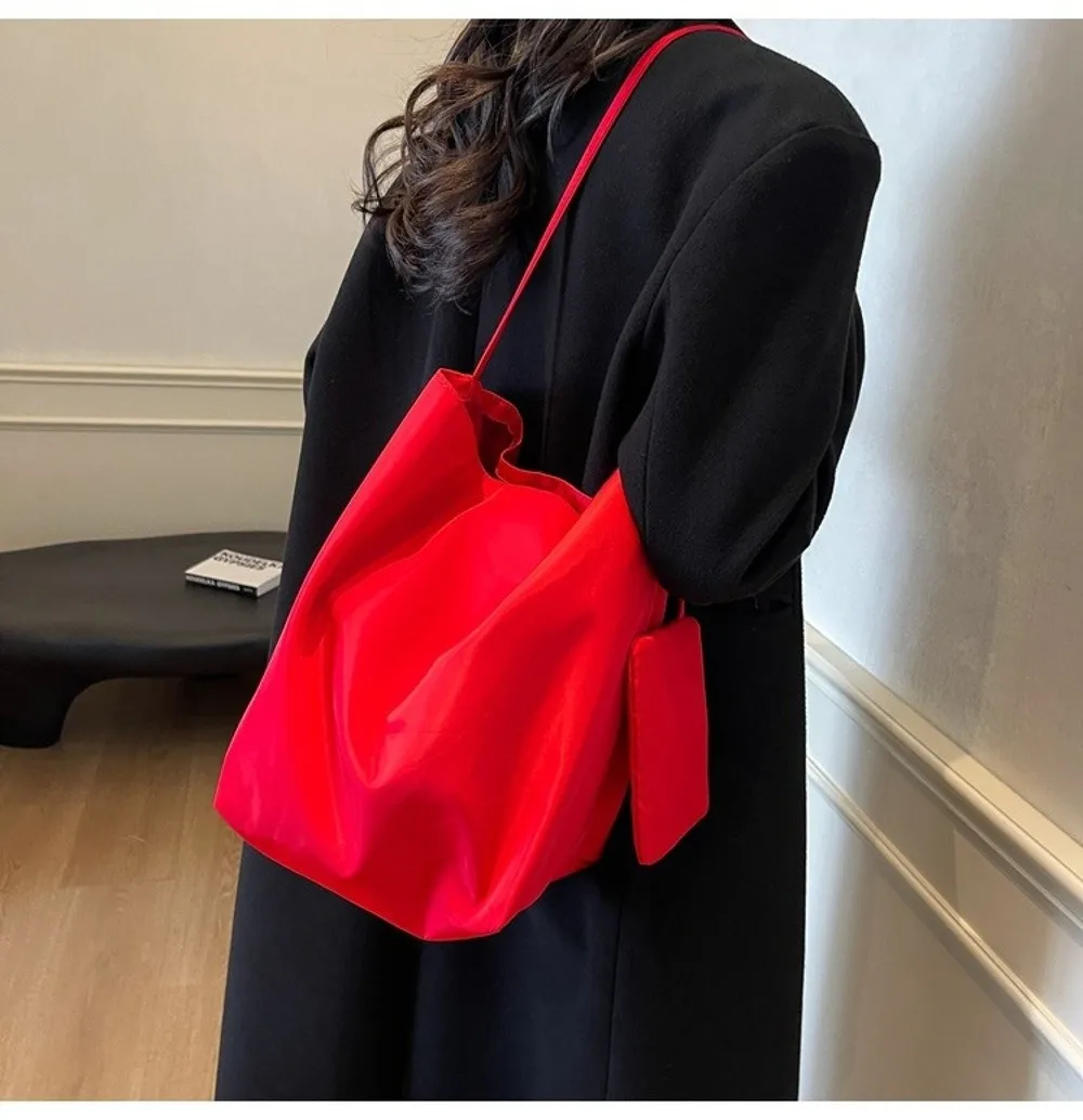 Neue Einfarbige Weiche Nylon-Schultertasche Designer-Produkt Große Kapazität Handtasche Vielseitige Schlichte Tragetasche – Detail 10