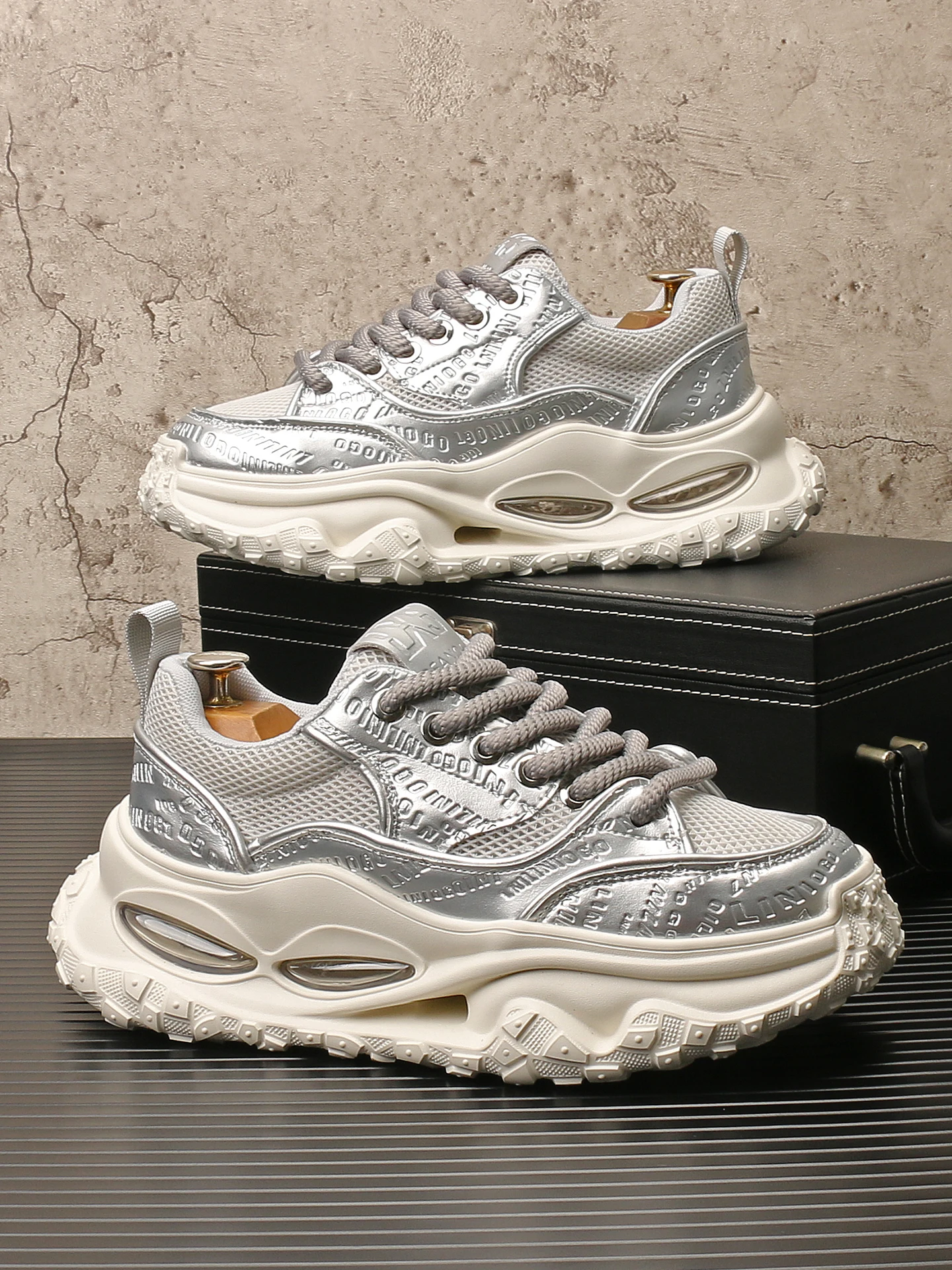 scarpe-da-uomo-autunno-2025-traspiranti-comode-e-morbide-stile-casual-sportivo-alla-moda-con-materiale-interno