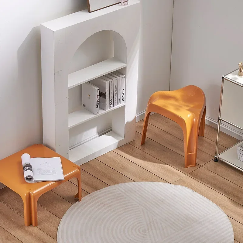 Nordic medieval low stool, shoe changing stool at the door, simple bathroom for home use